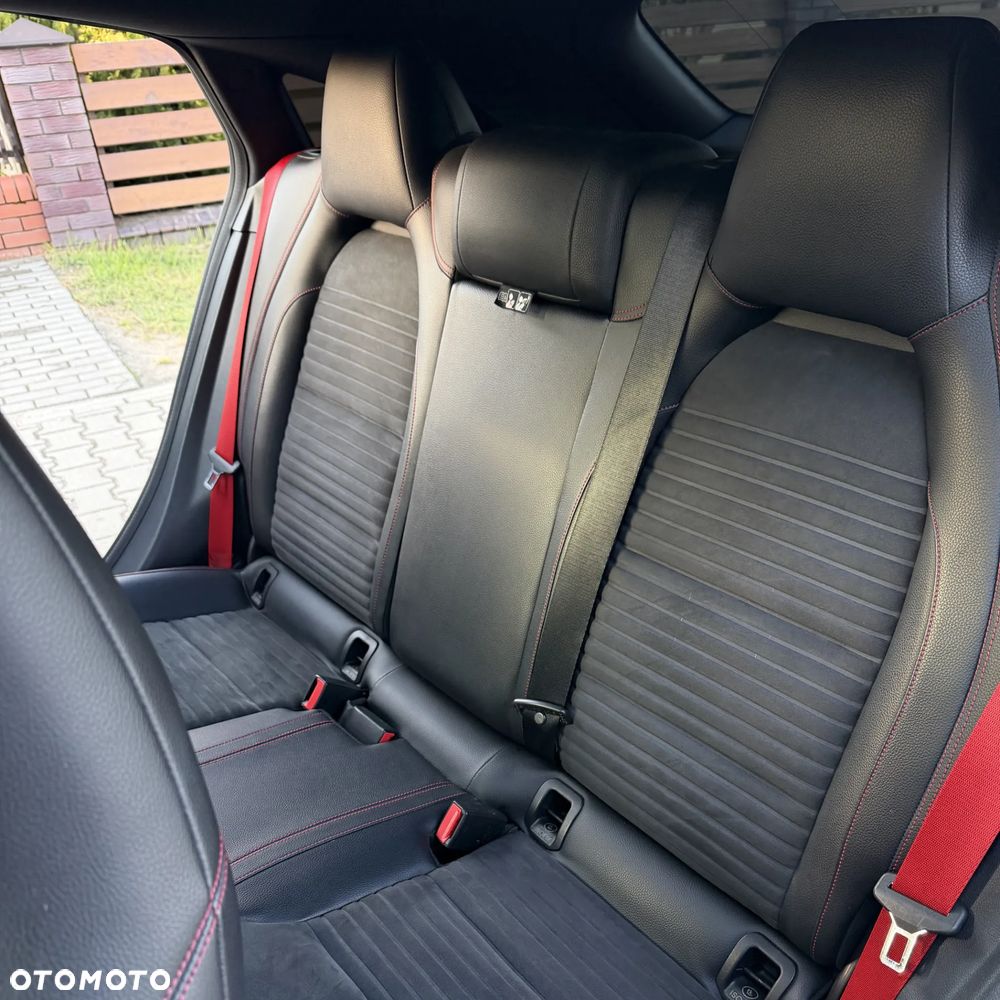Mercedes-Benz CLA 45 AMG 4Matic 7G-DCT - 15