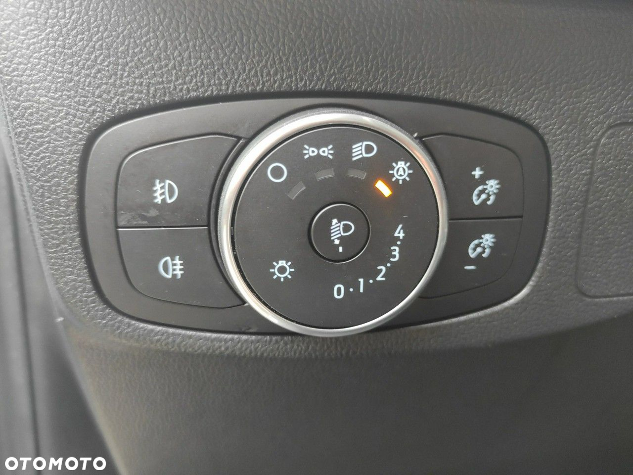 Ford Focus 1.0 EcoBoost mHEV Active - 11