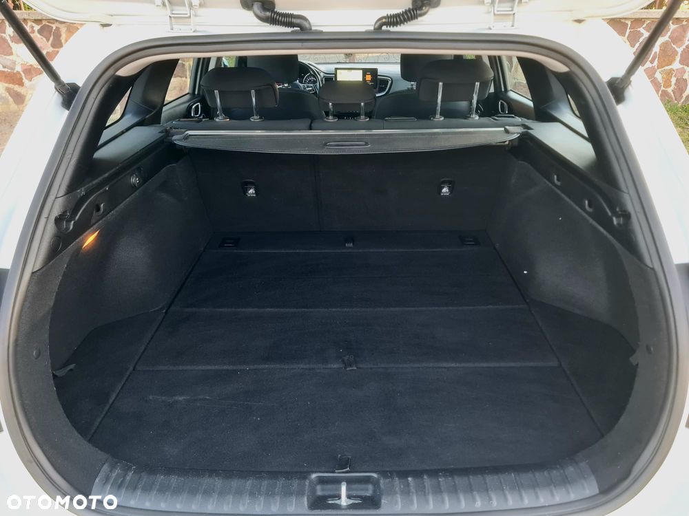 Kia Ceed 1.6 CRDi Platinum Edition - 35