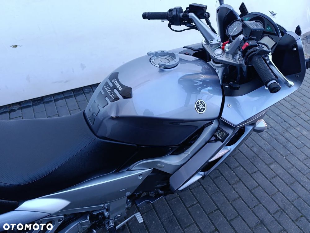 Yamaha FJR - 21