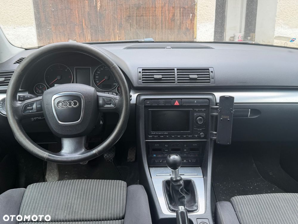 Audi A4 Avant - 4