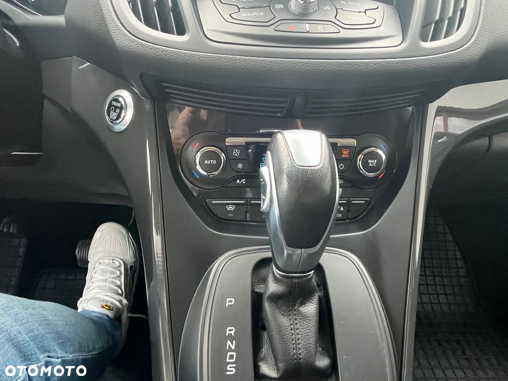 Ford Kuga 2.0 TDCi 4x4 Titanium - 24