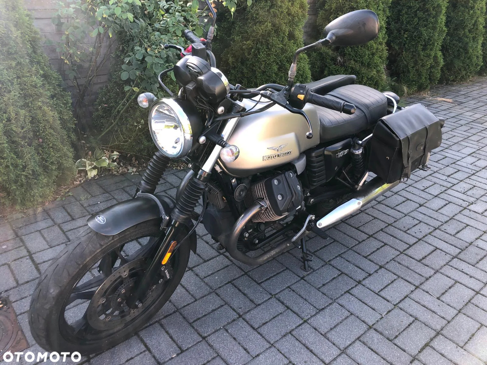Moto Guzzi V7 - 2