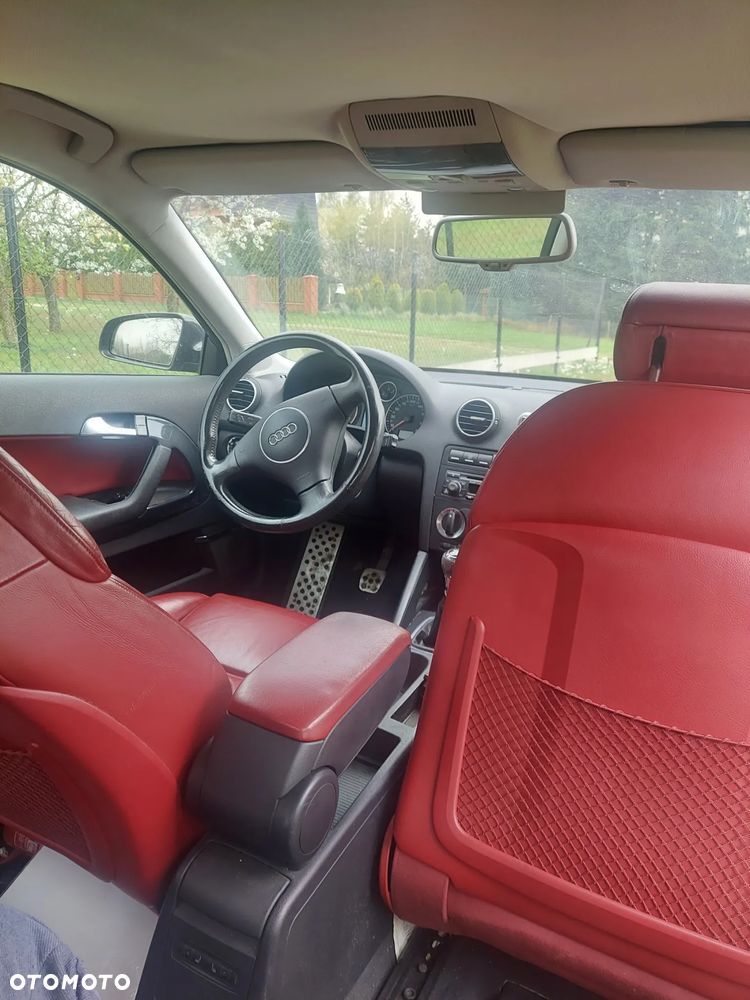 Audi A3 3-drzwiowe 2.0 FSI Ambition - 26