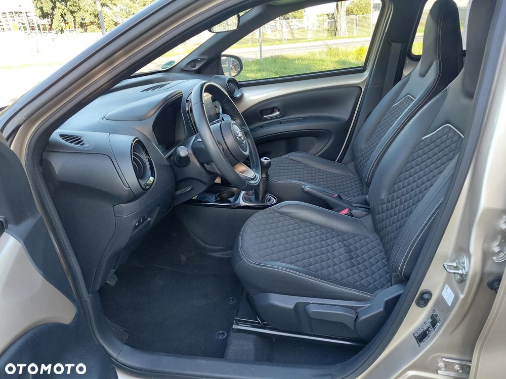 Toyota Aygo x-trend - 14