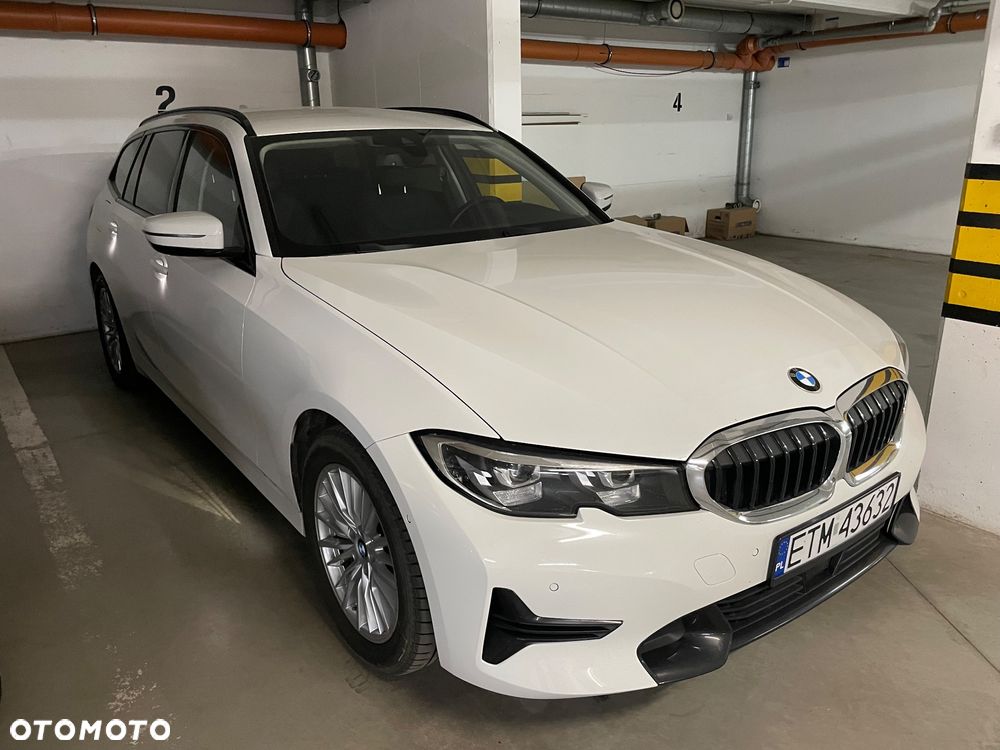 BMW Seria 3 320d xDrive mHEV - 14