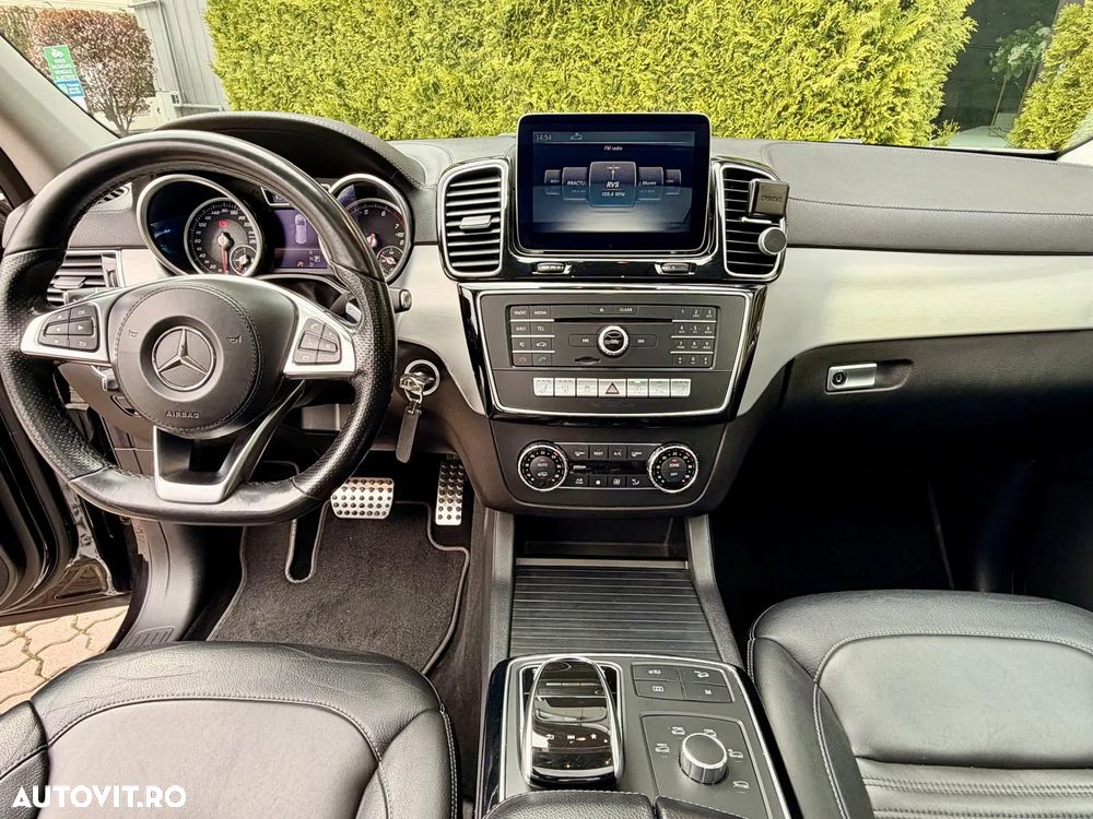 Mercedes-Benz GLS - 13