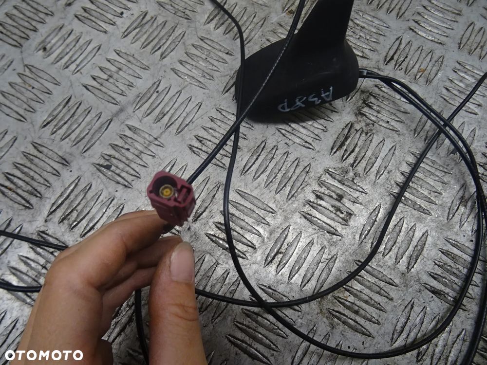 AUDI A3 8P 03-07 2.0 TDI ANTENA DACHOWA 8P0035503K - 2