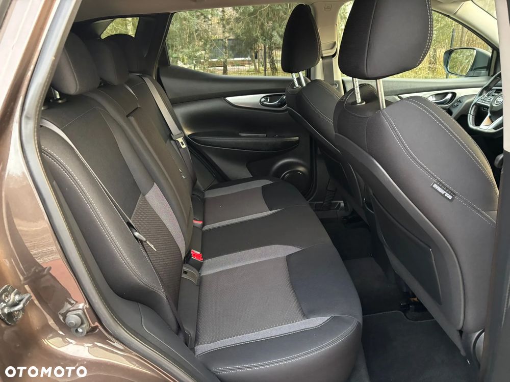 Nissan Qashqai 1.3 DIG-T N-WAY - 29