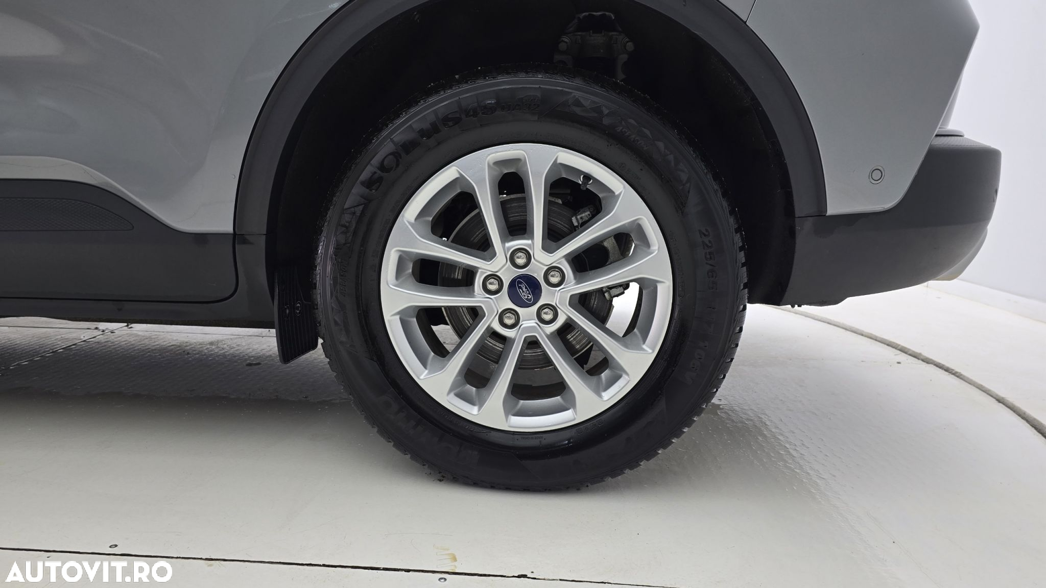 Ford Kuga - 22