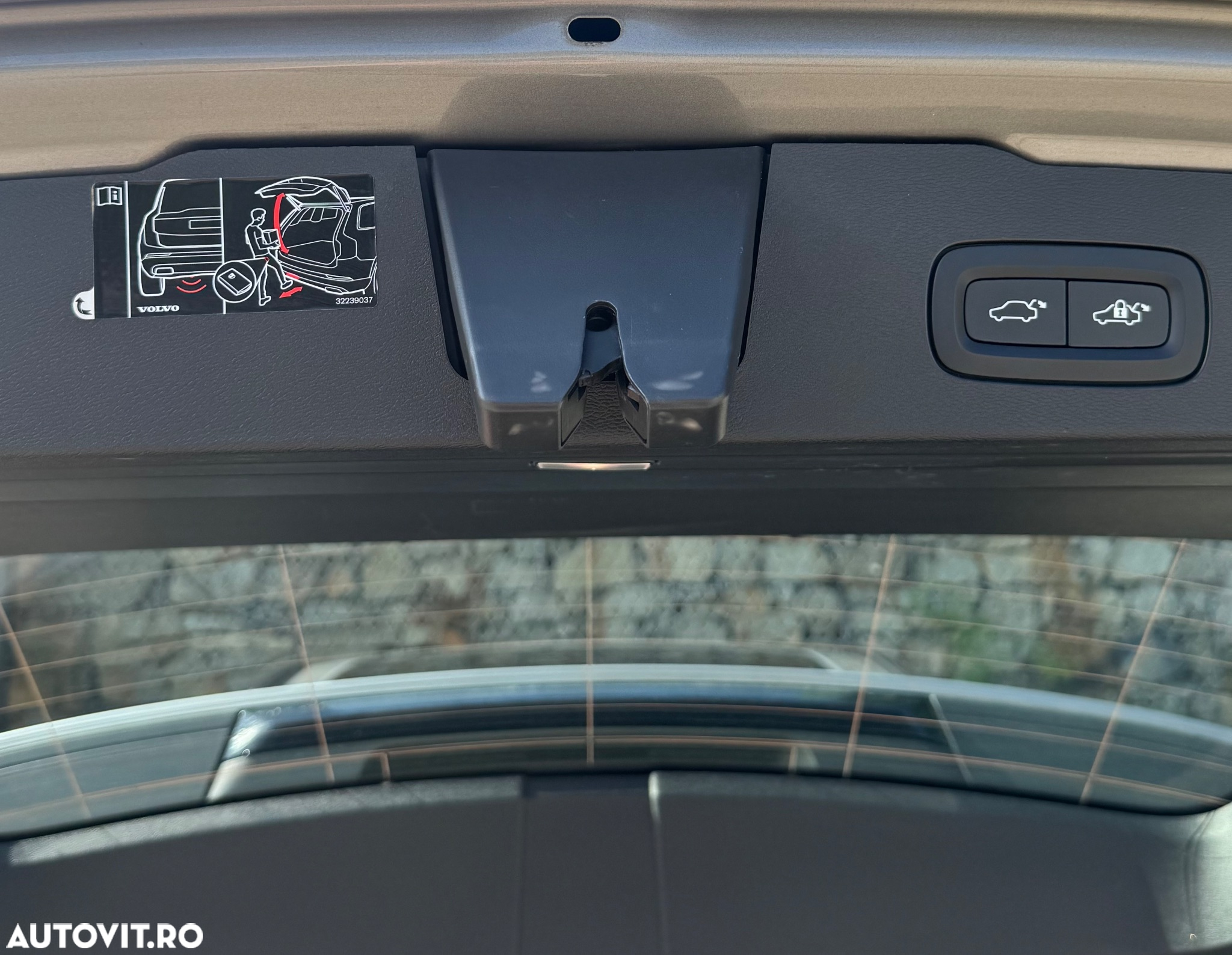 Volvo V60 T6 AWD Recharge Geartronic RDesign Expression - 27