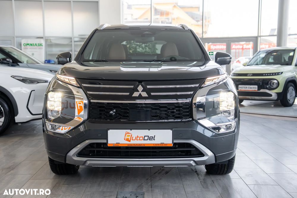 Mitsubishi Outlander 2.4 L 4X4 PHEV Instyle Ultimate - 5
