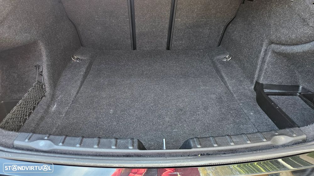 BMW 320 i Aut. Sport Line - 40