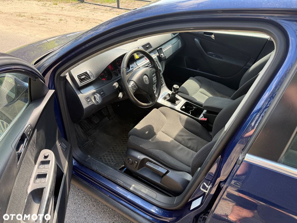 Volkswagen Passat 1.9 TDI DPF BlueMotion - 7