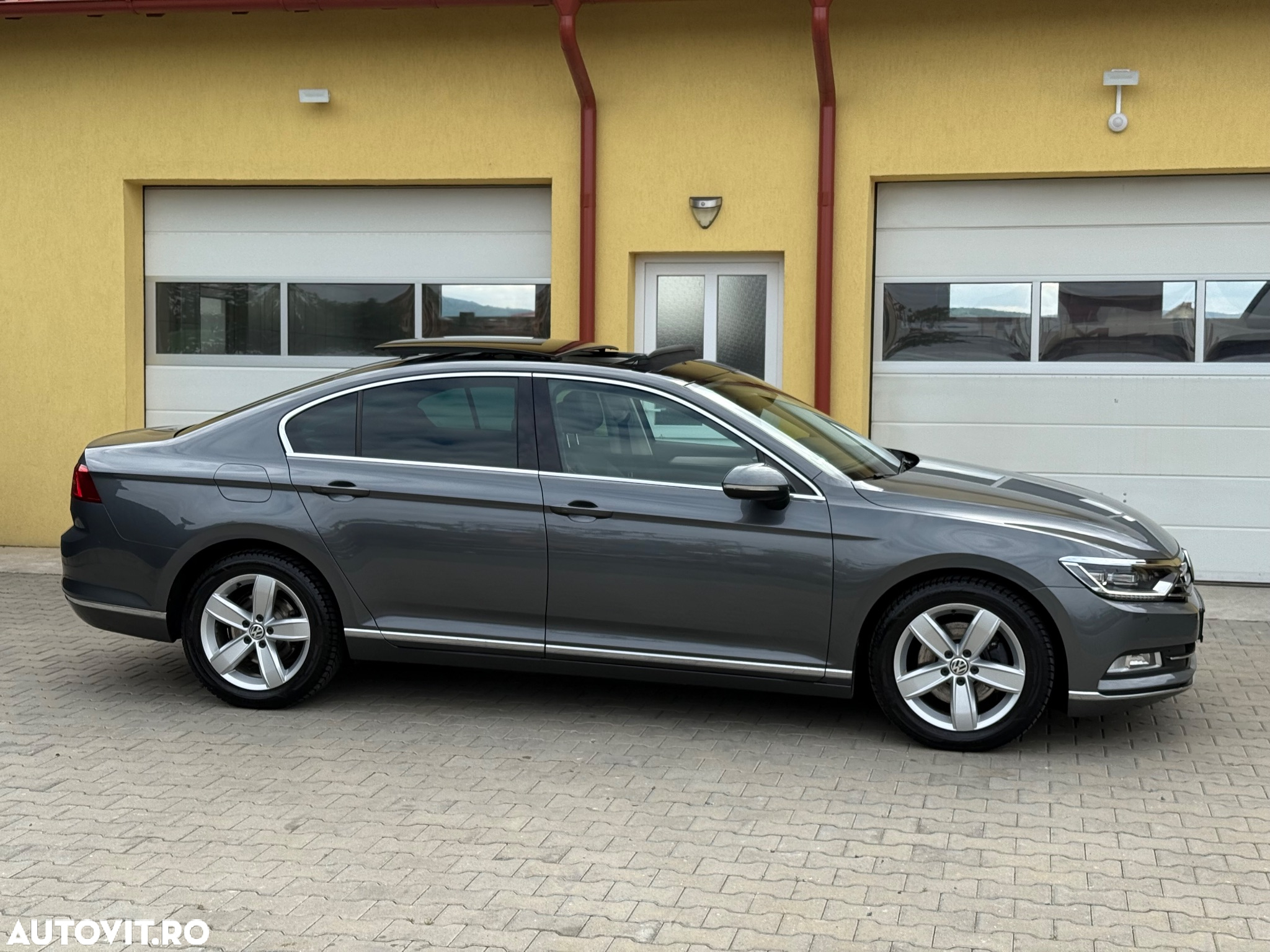 Volkswagen Passat 2.0 TDI DSG Highline - 38