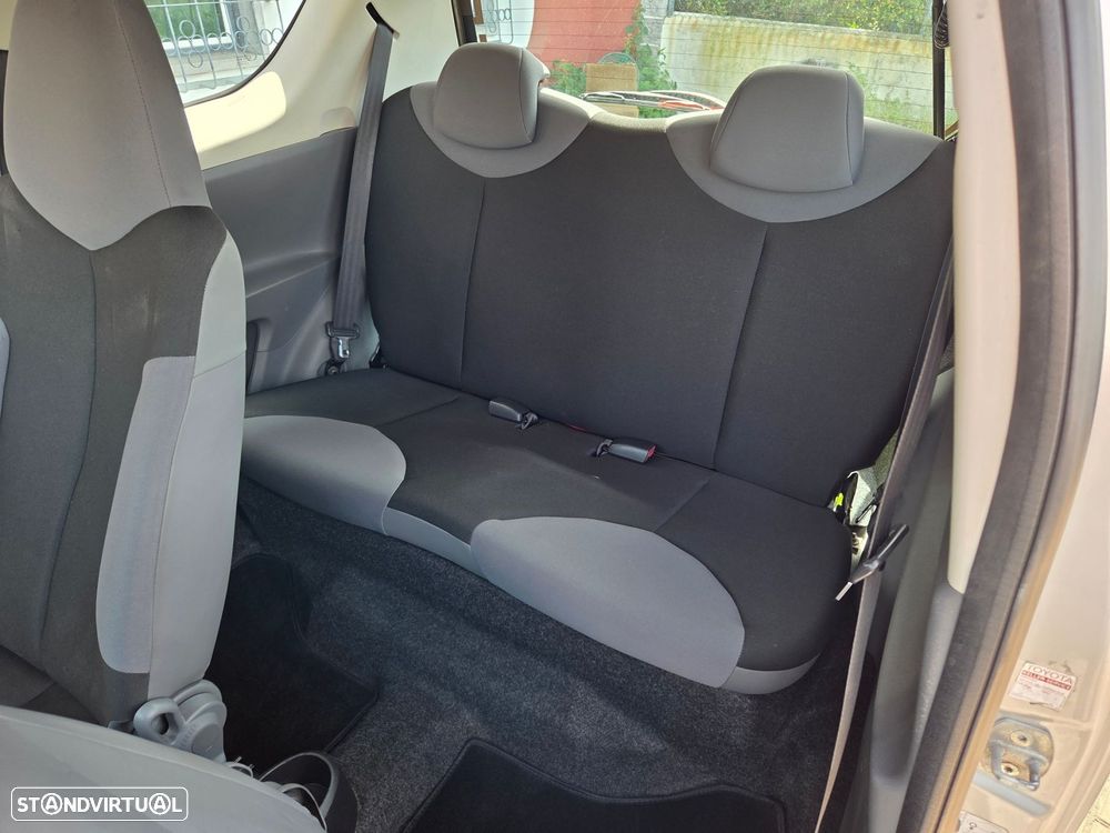 Toyota Aygo 1.0 - 13