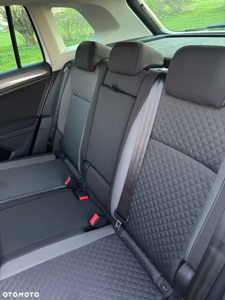 Volkswagen Tiguan - 11