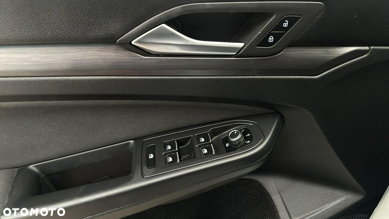 Volkswagen Golf - 14