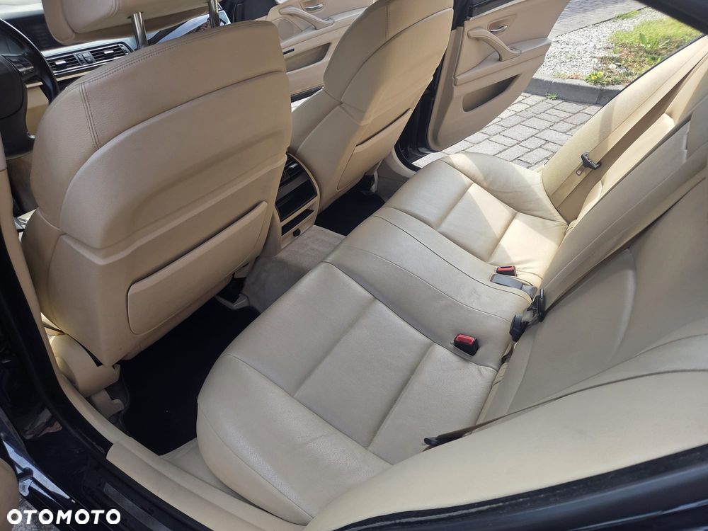 BMW Seria 5 528i - 18