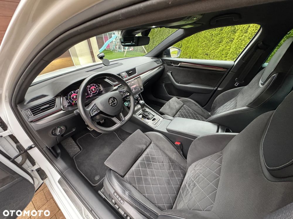 Skoda Superb 1.4 TSI Plug-In Hybrid Sportline DSG - 9