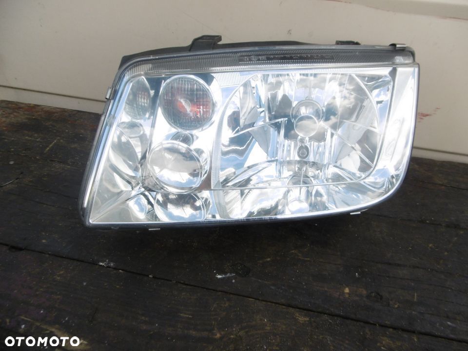 Lampa lewa VW BORA HELLA EUROPA - 1