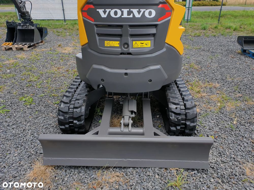 Volvo ECR25D NOWA DOSTĘPNA OD RĘKI, SZYBKOZŁĄCZE, DŁUGIE RAMIĘ, OBRÓT W OBRYSIE - 20