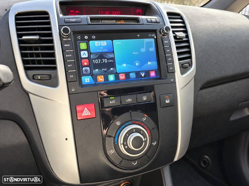 Kia Venga - 12