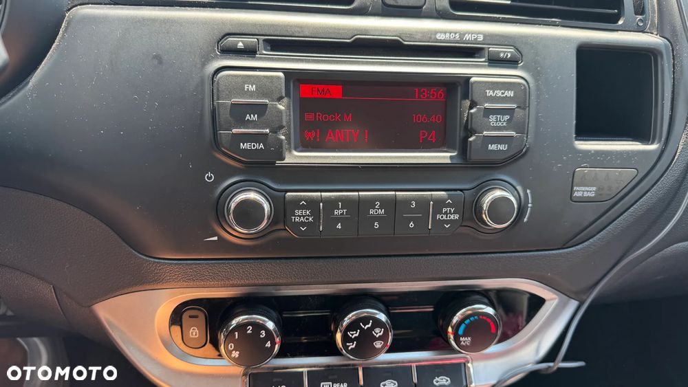 Kia Rio 1.2 L - 17