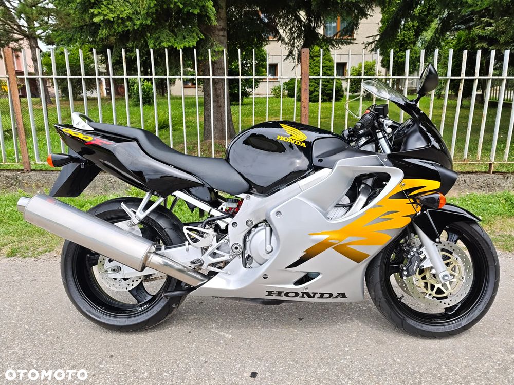 Honda CBR - 11