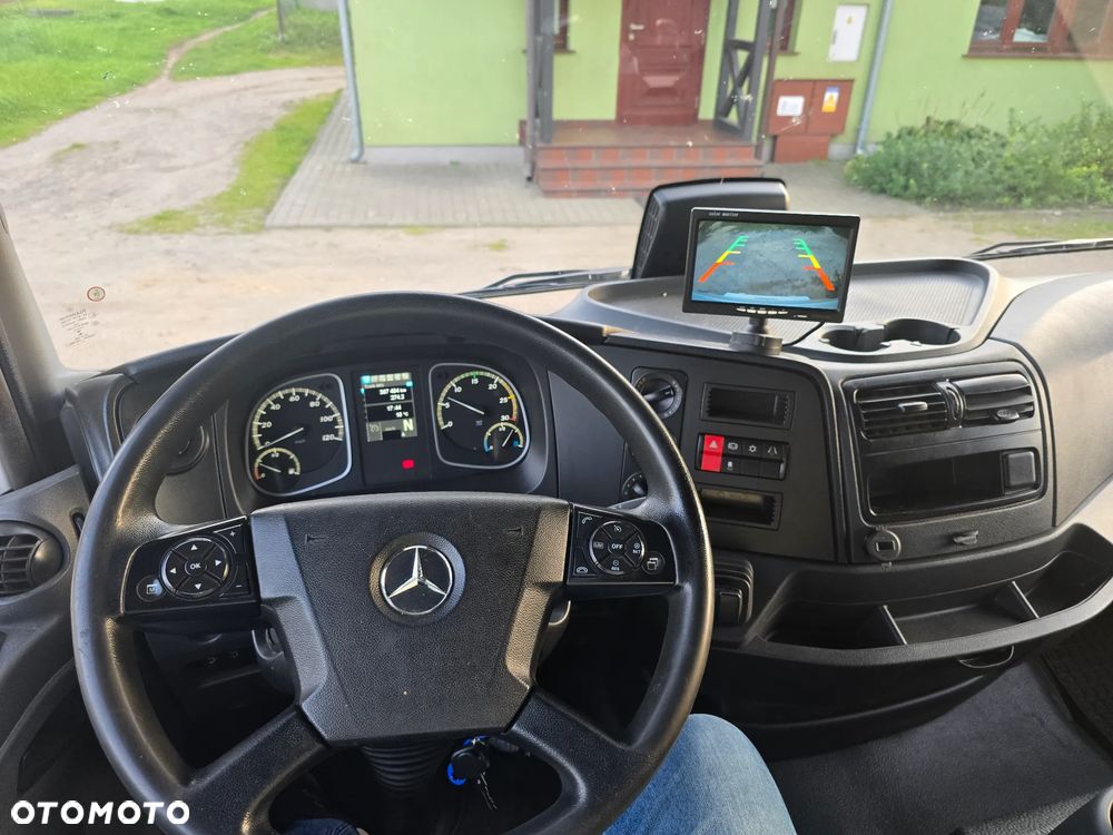 Mercedes-Benz ATEGO - 10