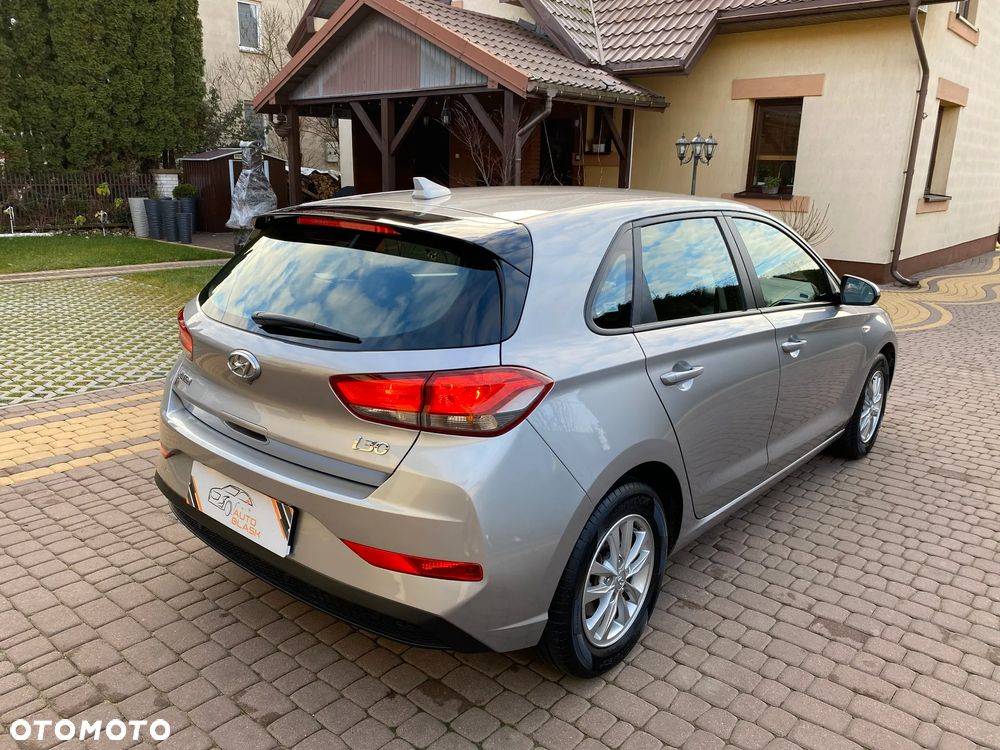 Hyundai i30 1.5 DPI Classic + - 14