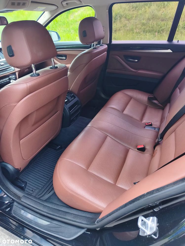 BMW Seria 5 520d - 29