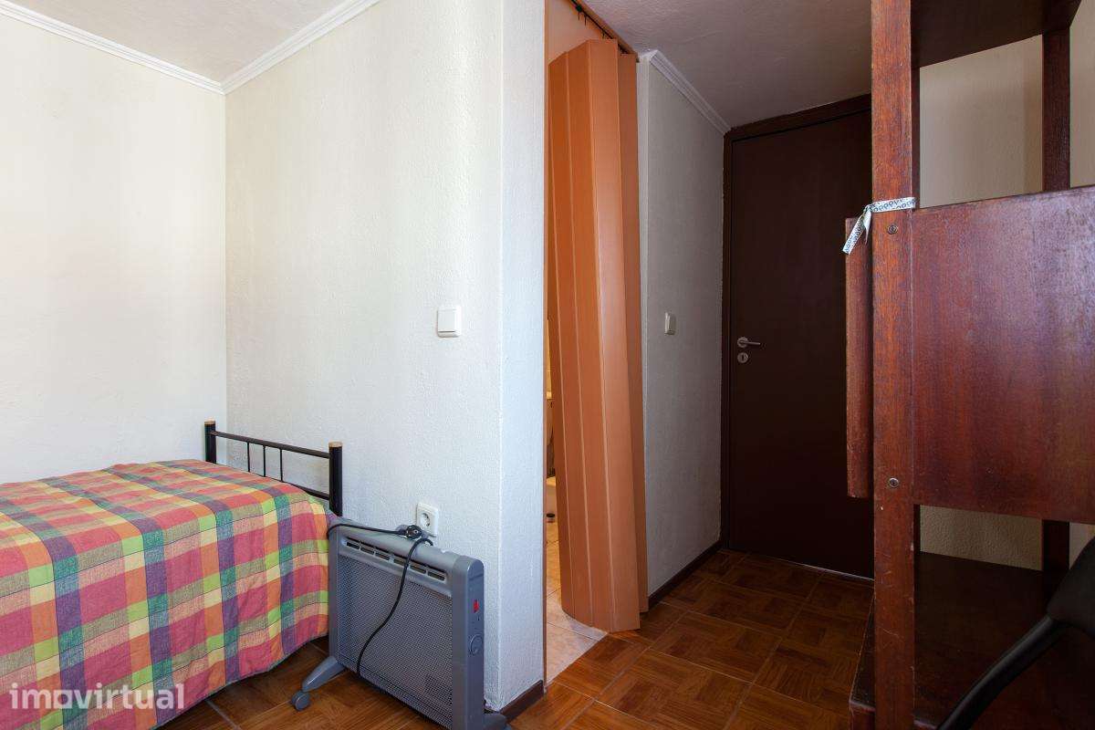 Quarto - localizado em Paranhos Porto - Grande imagem: 2/14