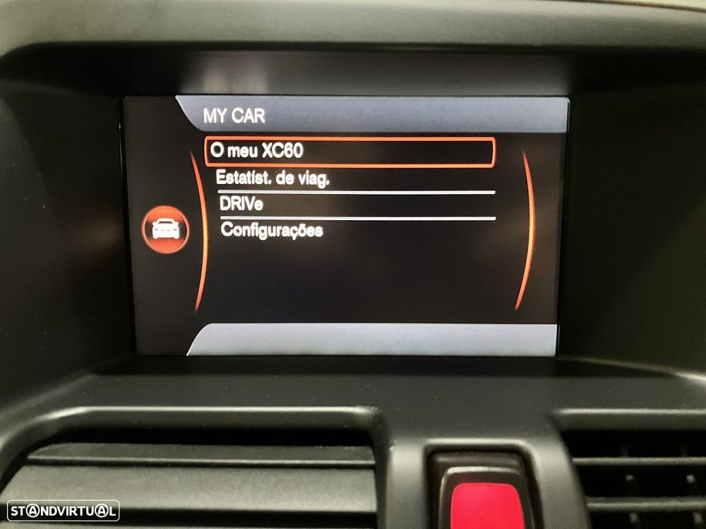 Volvo XC 60 2.0 D4 DRIVe R-Design - 26