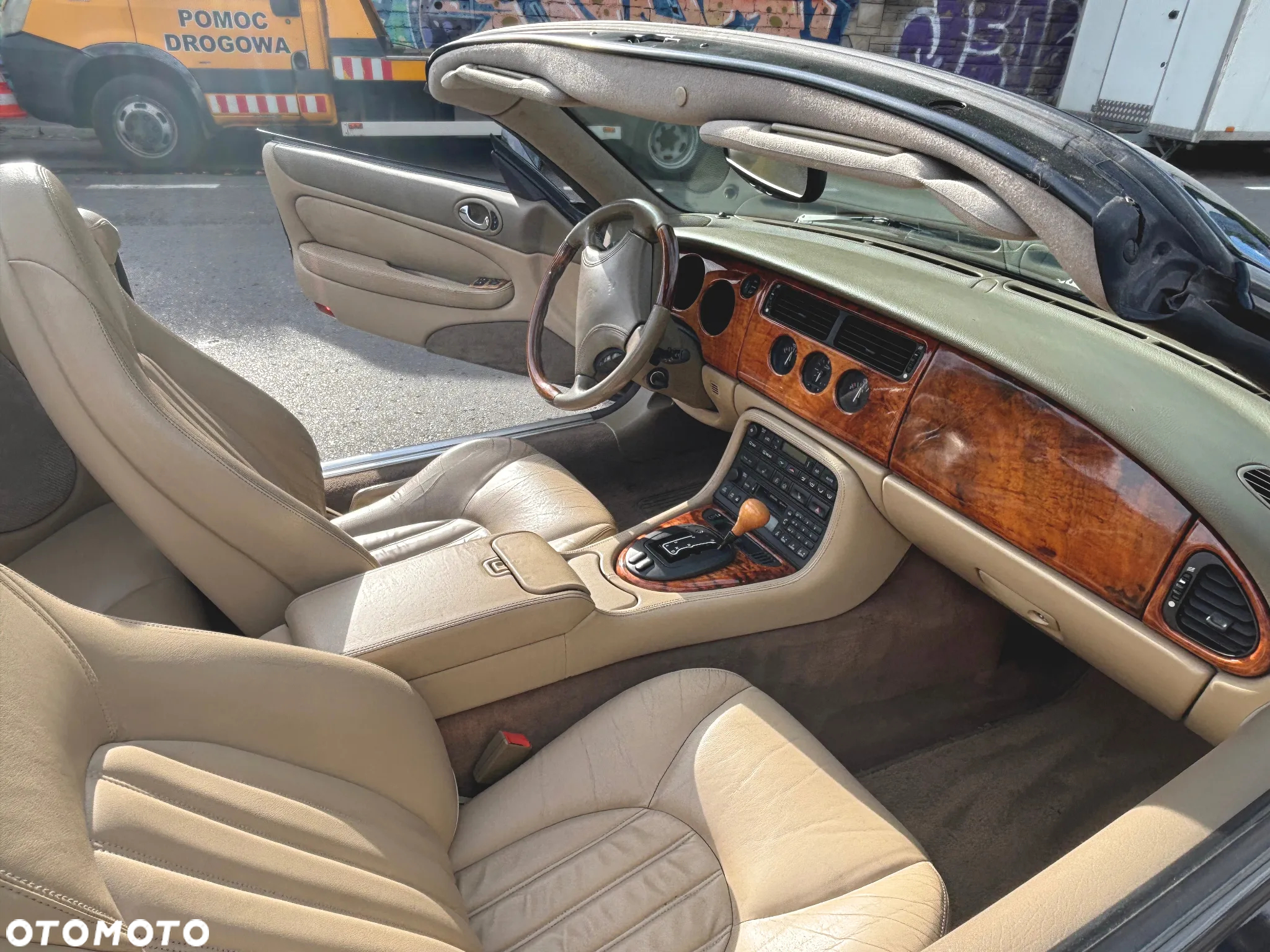 Jaguar XK - 11