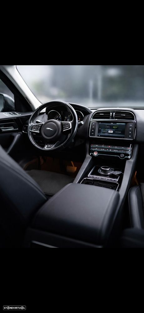 Jaguar F-Pace 25d AWD Aut. R-Sport - 7