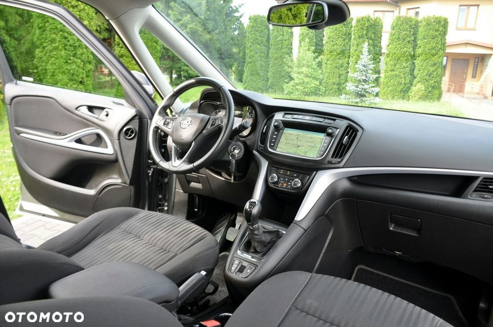 Opel Zafira - 24