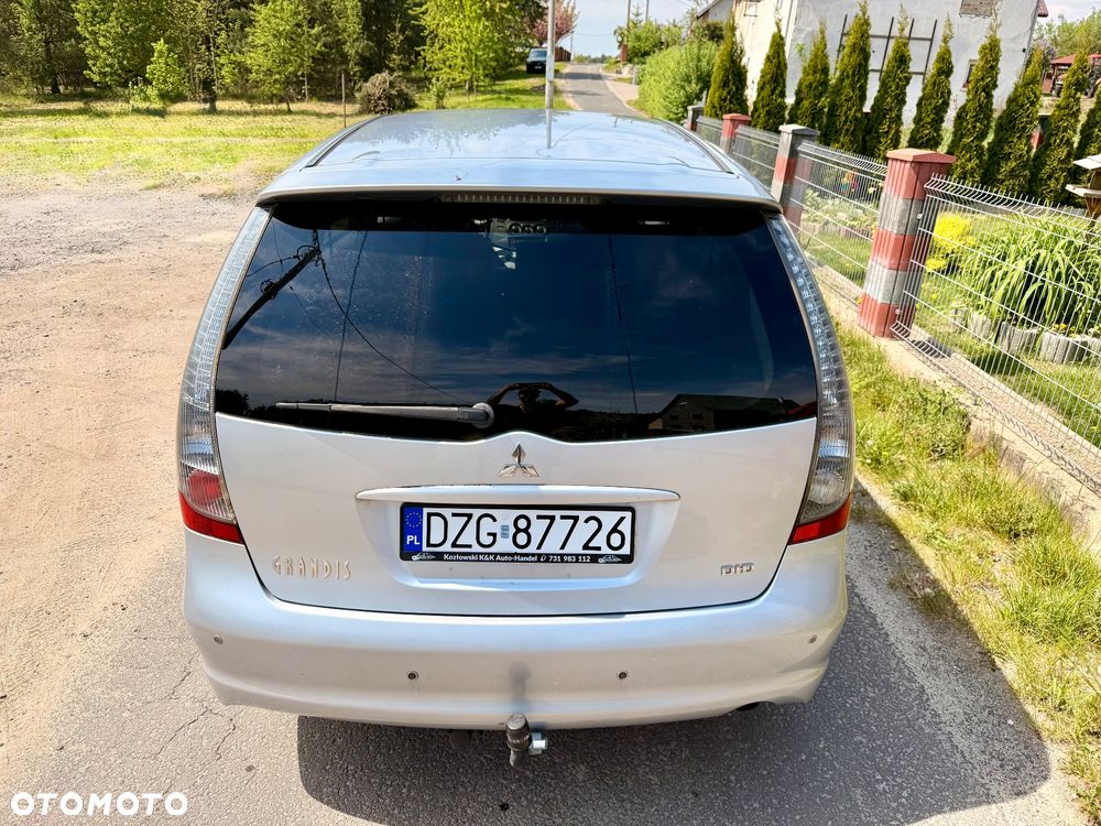 Mitsubishi Grandis 2.0 DI-D 7-Sitzer Intense - 9
