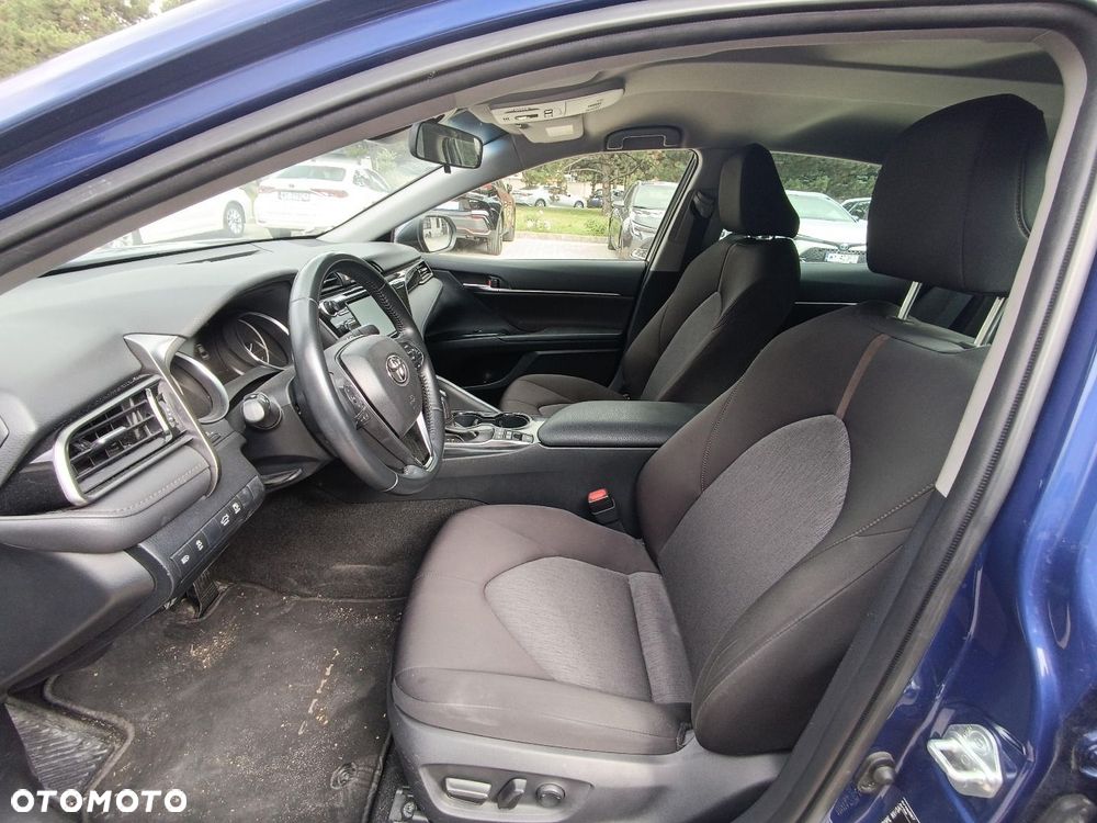Toyota Camry - 8