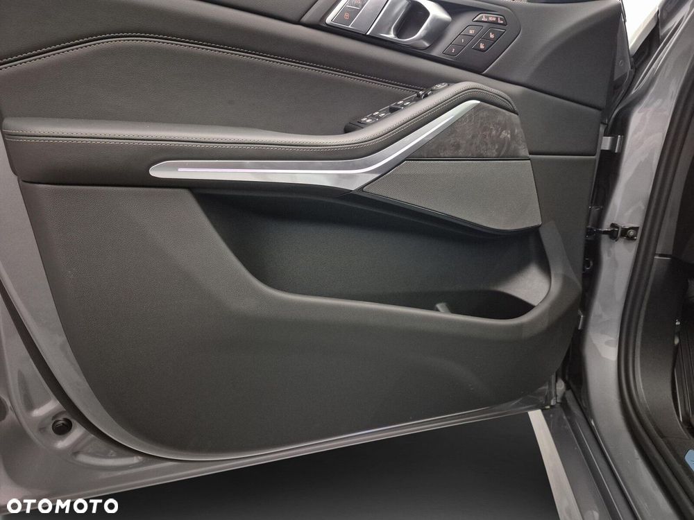 BMW X7 - 12