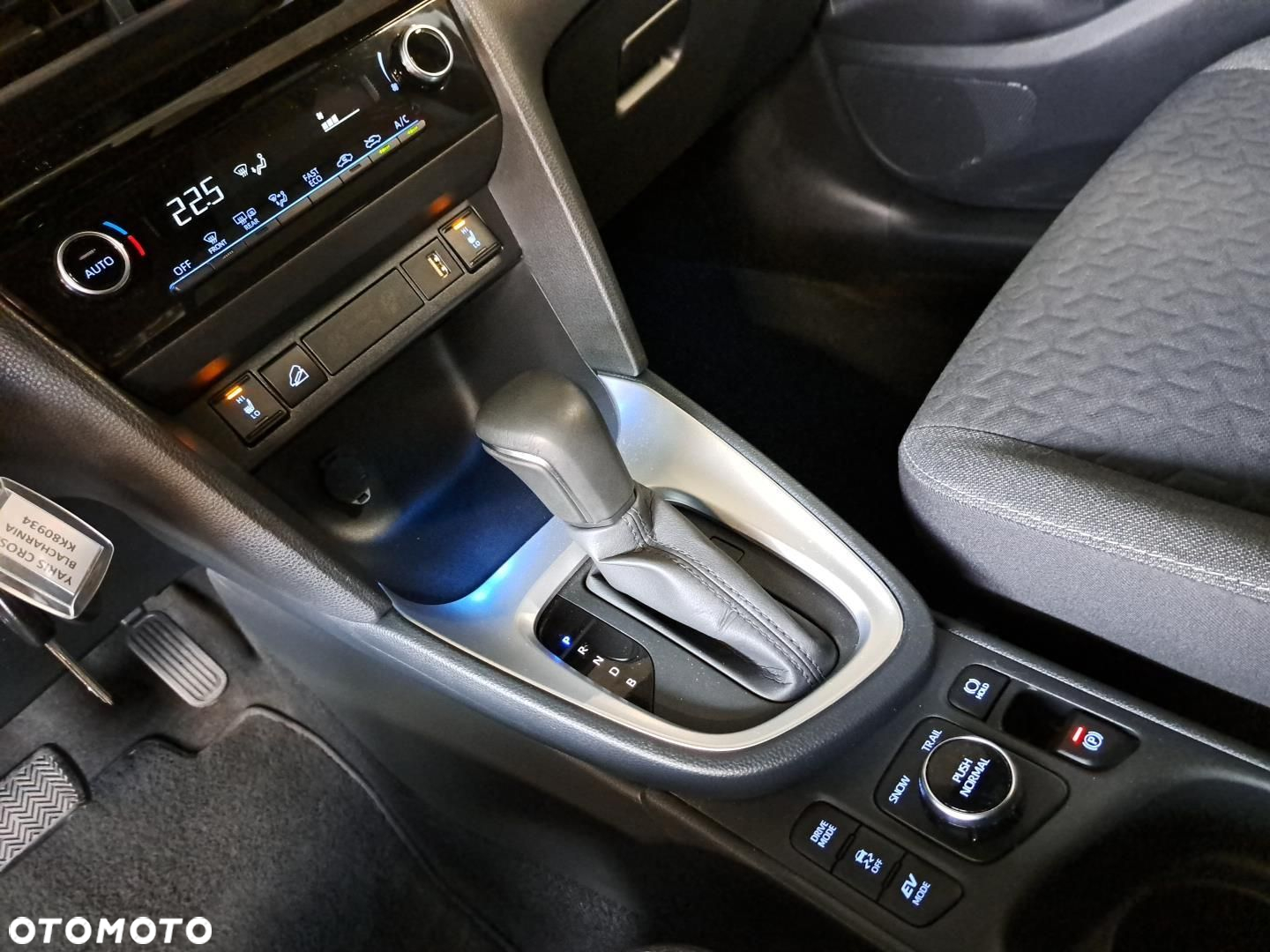 Toyota Yaris Cross - 24
