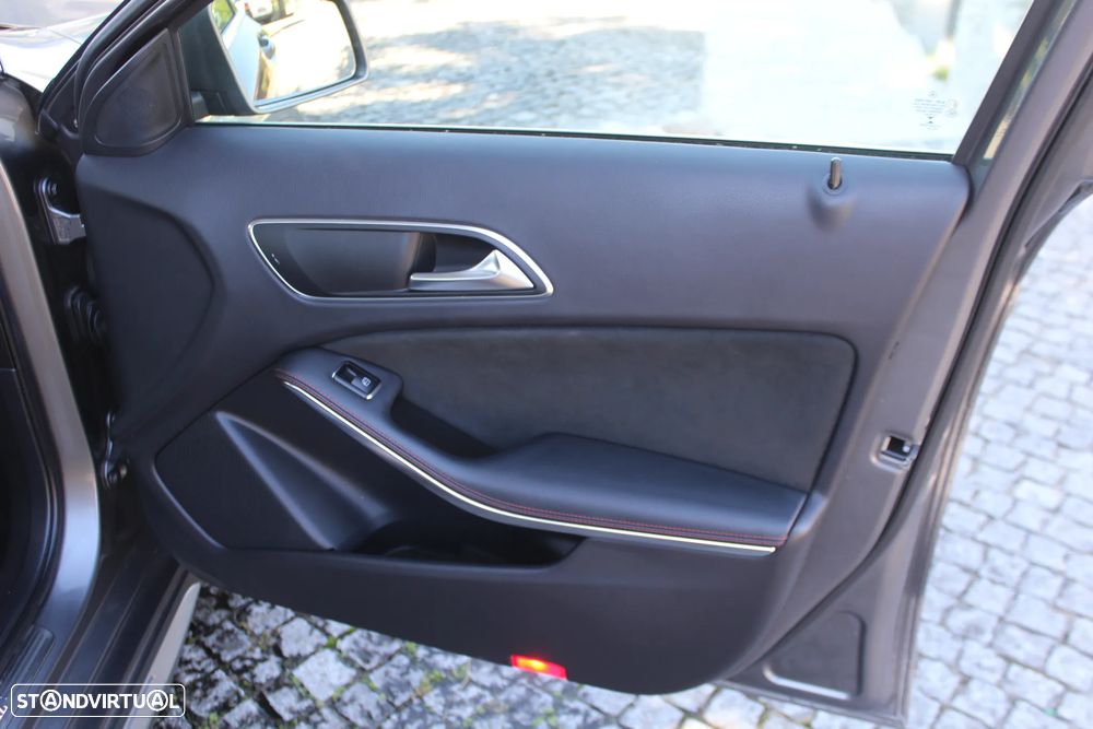 Mercedes-Benz GLA 220 CDi AMG Line 4-Matic - 21
