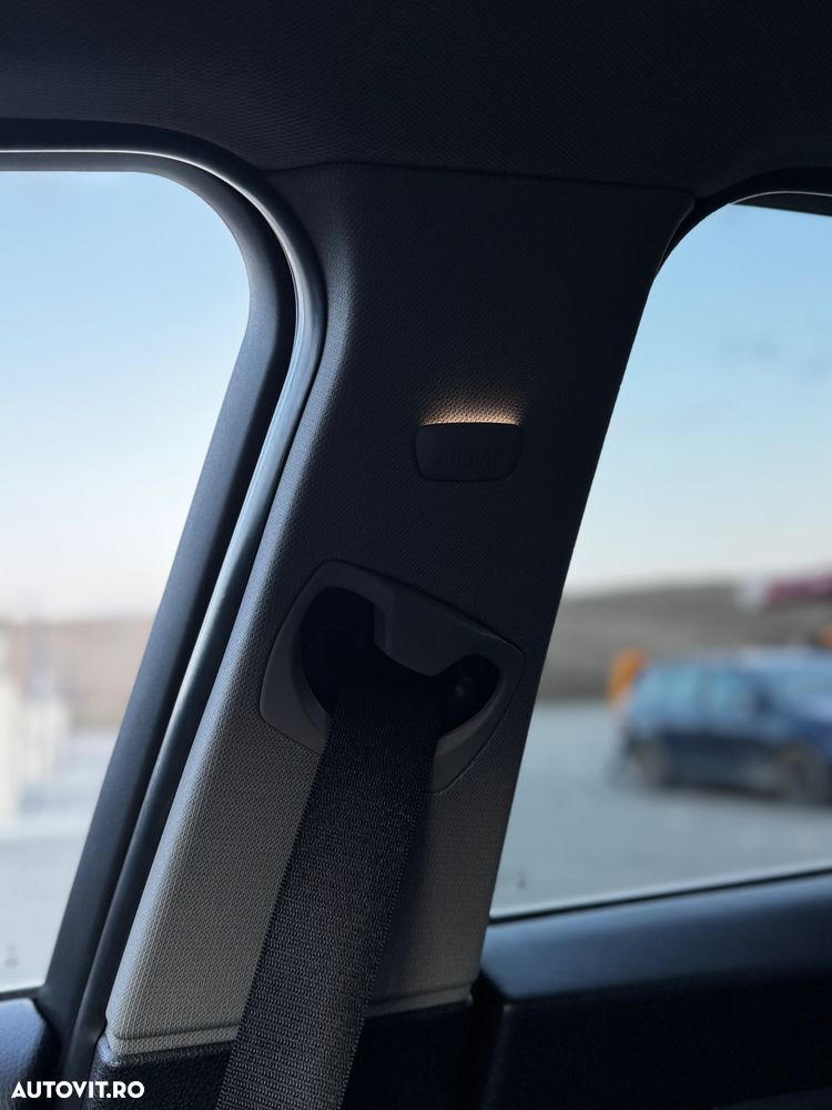 BMW Seria 3 320d Luxury Line - 13