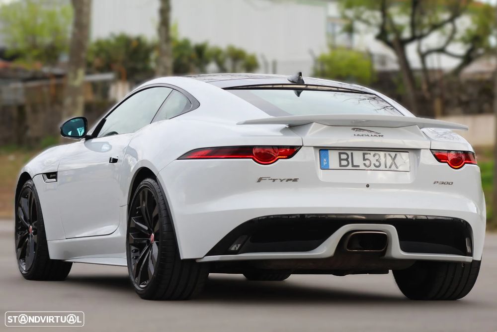 Jaguar F-Type 2.0 i4 R-Dynamic Black - 18