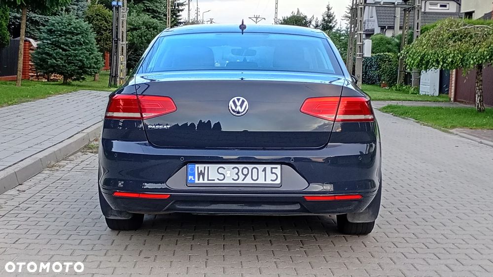 Volkswagen Passat - 4