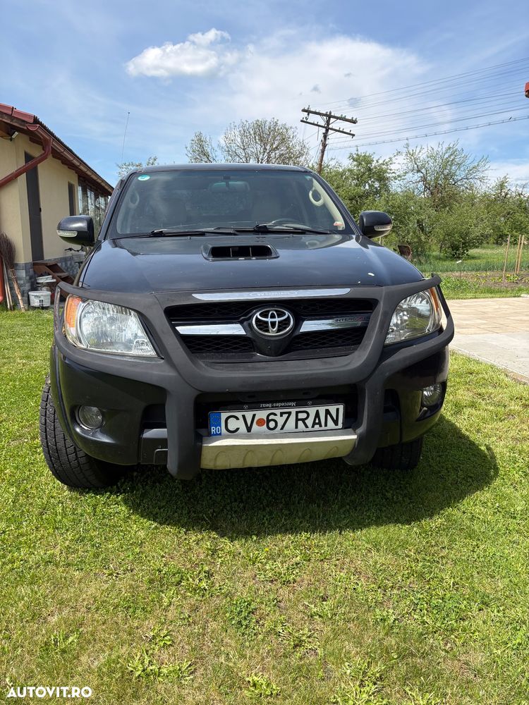 Toyota Hilux - 2