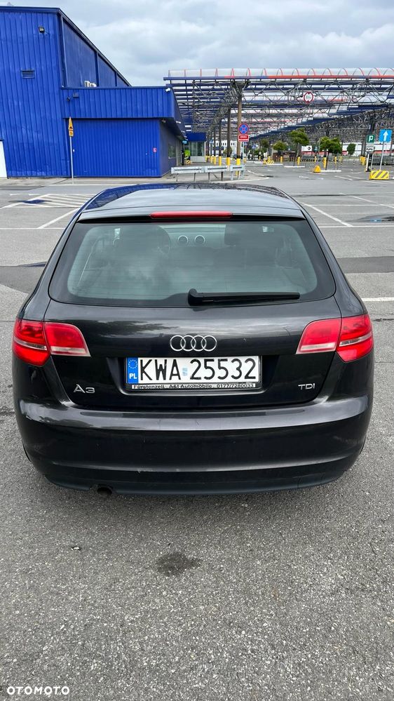 Audi A3 Sportback 1.6 TDI DPF Attraction - 4