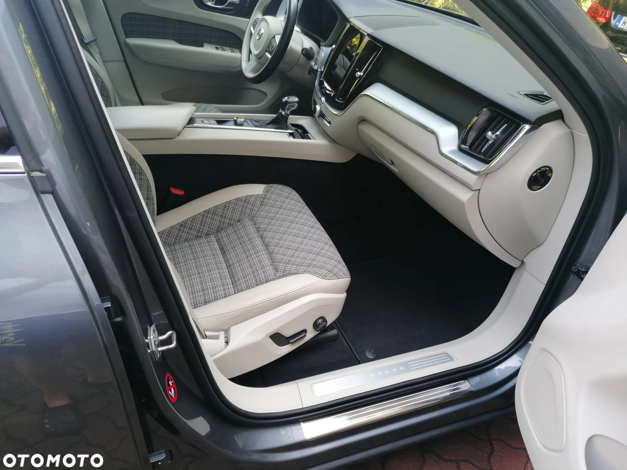 Volvo XC 60 D4 AWD Momentum - 15