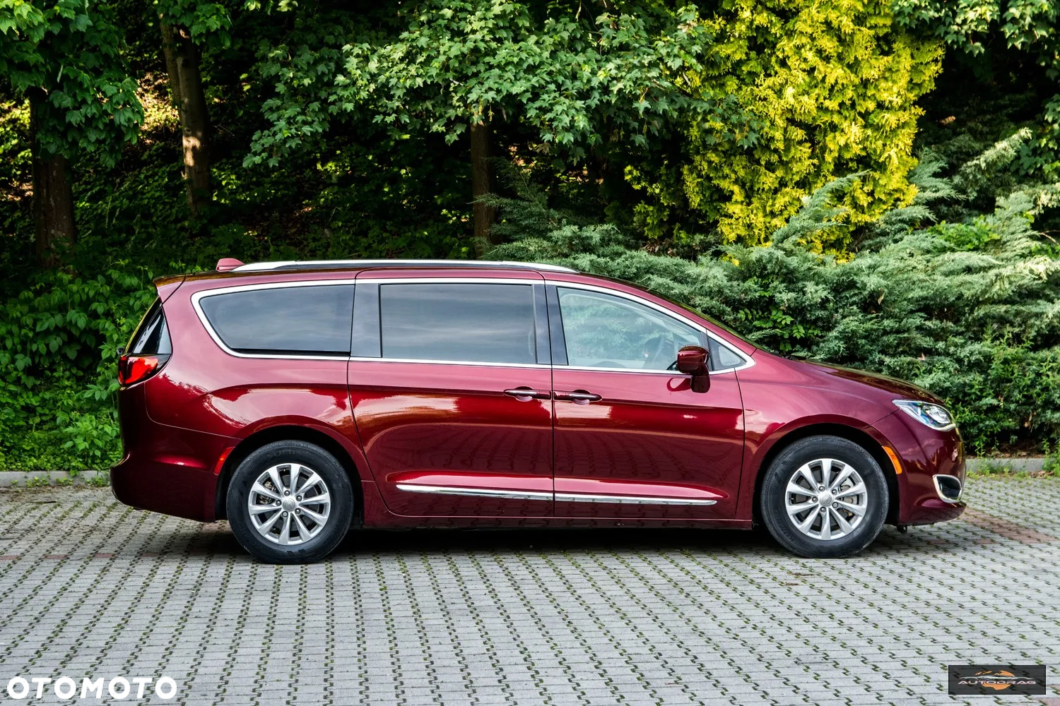 Chrysler Pacifica - 8