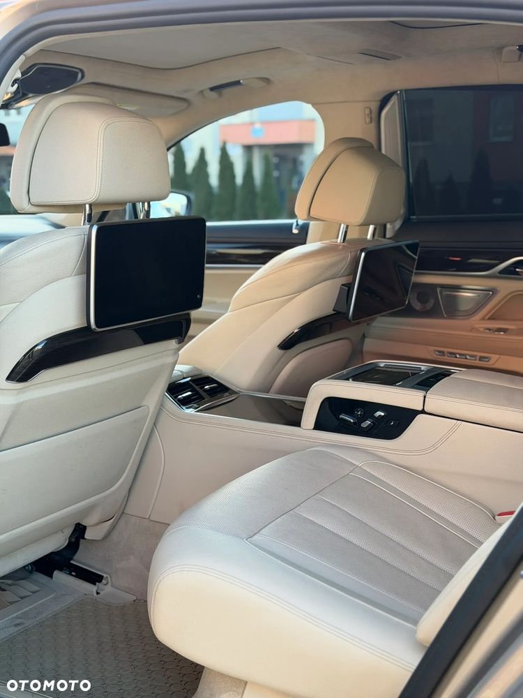 BMW Seria 7 740Li Edition Exclusive - 18